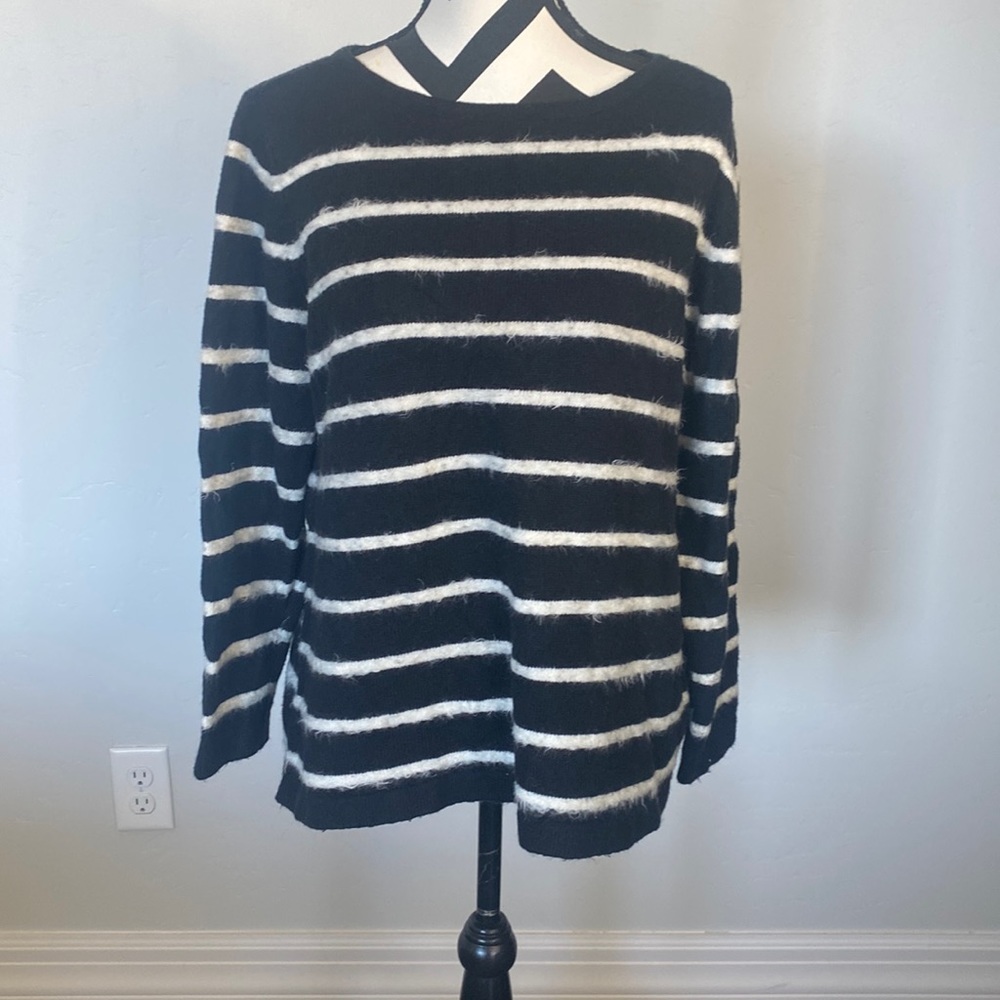 NWT Vince Camuto Opulent Mood Rich Black Sweater